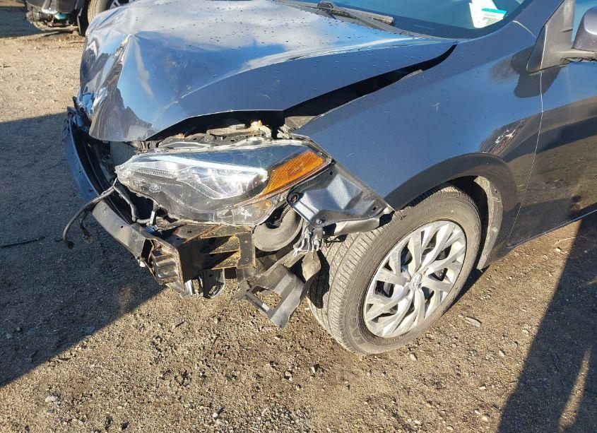 Photo 18 of 2017 Toyota Corolla LE (VIN 2T1BURHE7HC932442)