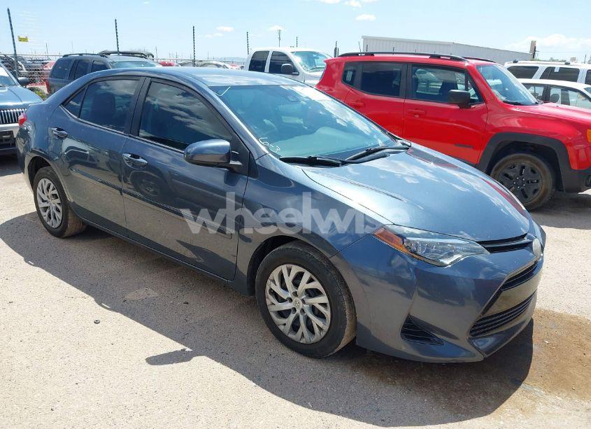 2017 Toyota Corolla LE (VIN 2T1BURHE7HC950343) main photo
