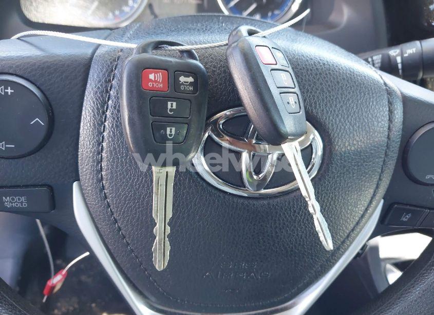 Photo 11 of 2017 Toyota Corolla LE (VIN 2T1BURHE7HC950343)