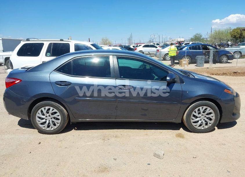 Photo 13 of 2017 Toyota Corolla LE (VIN 2T1BURHE7HC950343)