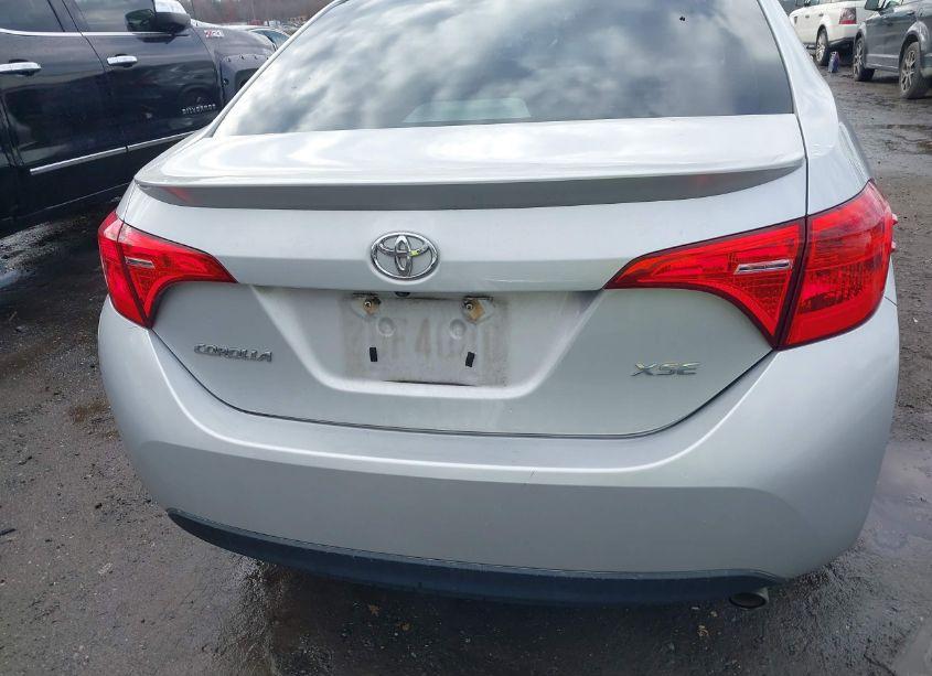 Photo 16 of 2018 Toyota Corolla XSE (VIN 2T1BURHE7JC006855)