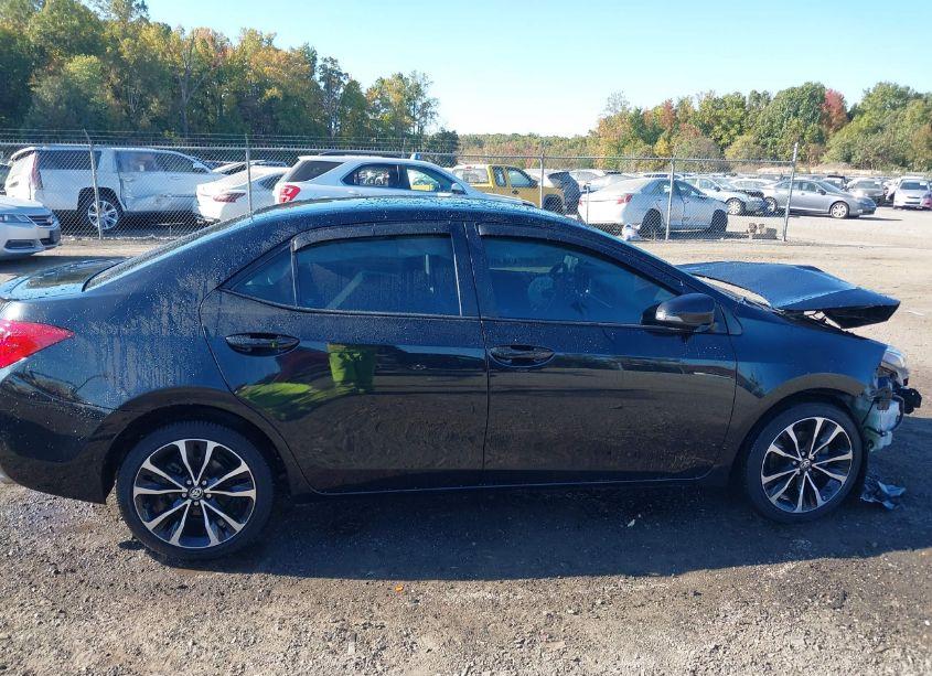 Photo 14 of 2018 Toyota Corolla SE (VIN 2T1BURHE7JC019623)