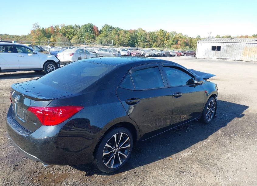 Photo 4 of 2018 Toyota Corolla SE (VIN 2T1BURHE7JC019623)