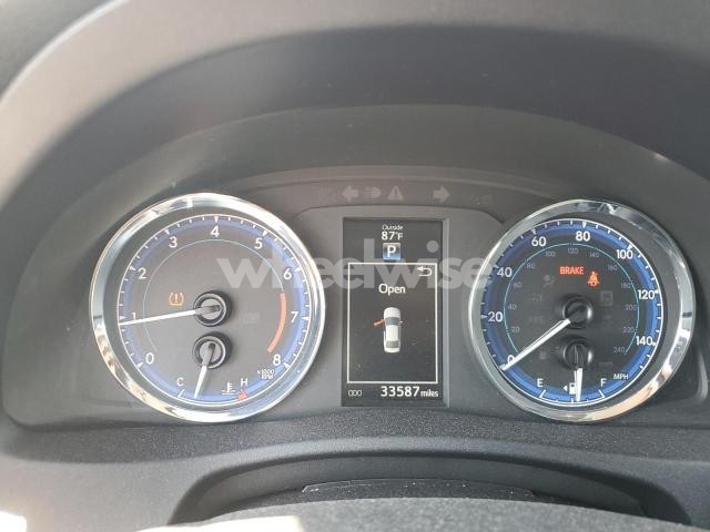 Photo 7 of 2018 TOYOTA COROLLA L (VIN 2T1BURHE7JC029083)