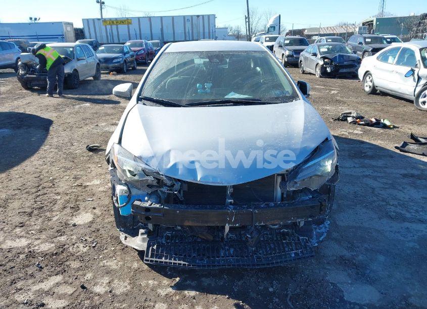 Photo 12 of 2018 Toyota Corolla LE (VIN 2T1BURHE7JC046630)