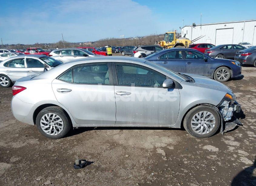 Photo 13 of 2018 Toyota Corolla LE (VIN 2T1BURHE7JC046630)