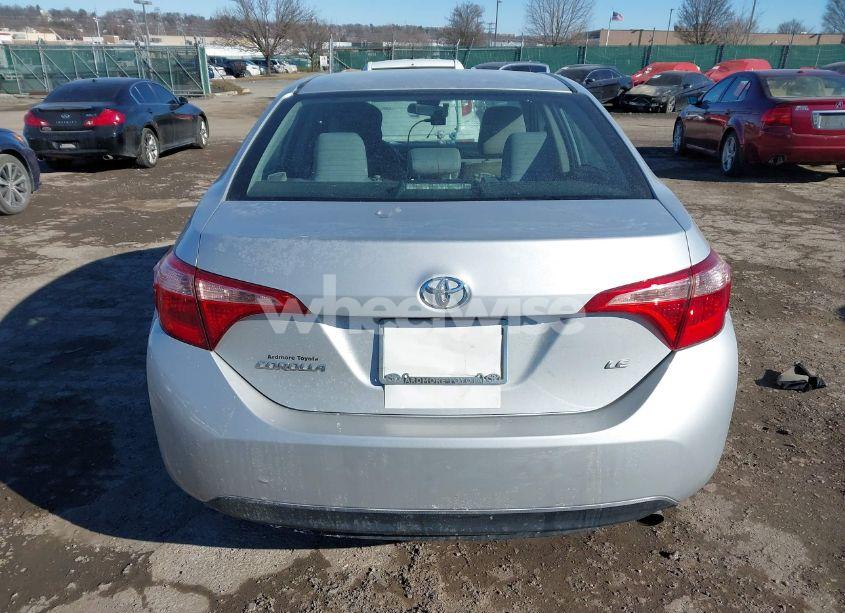 Photo 16 of 2018 Toyota Corolla LE (VIN 2T1BURHE7JC046630)