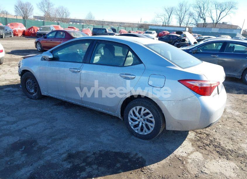 Photo 3 of 2018 Toyota Corolla LE (VIN 2T1BURHE7JC046630)