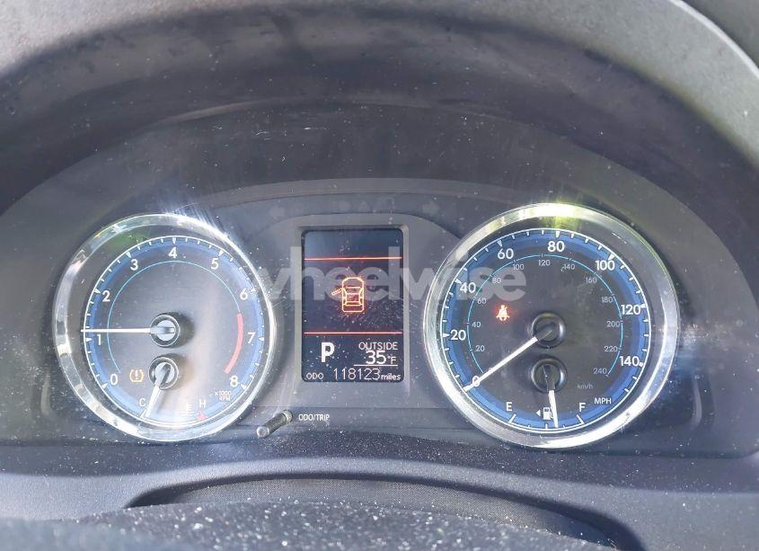 Photo 7 of 2018 Toyota Corolla LE (VIN 2T1BURHE7JC046630)