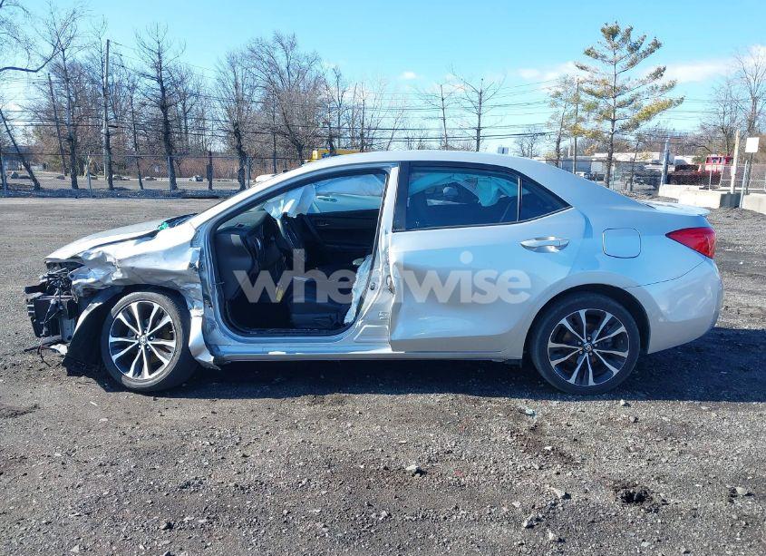 Photo 14 of 2018 Toyota Corolla SE (VIN 2T1BURHE7JC055652)