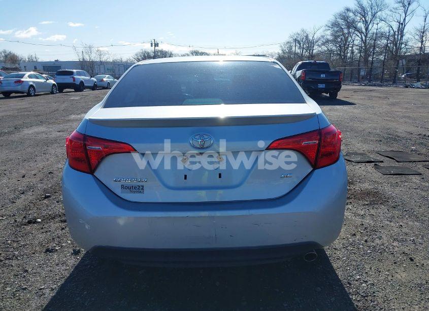 Photo 16 of 2018 Toyota Corolla SE (VIN 2T1BURHE7JC055652)