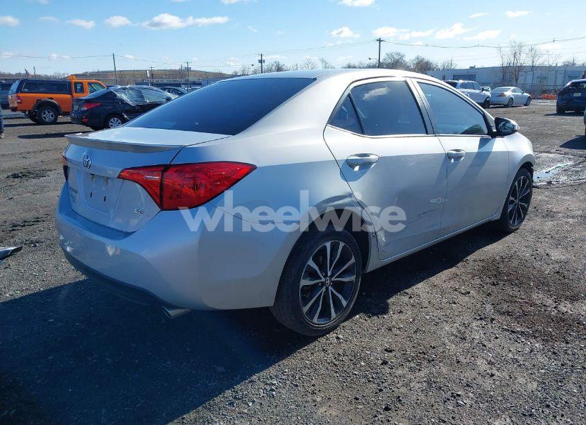 Photo 4 of 2018 Toyota Corolla SE (VIN 2T1BURHE7JC055652)