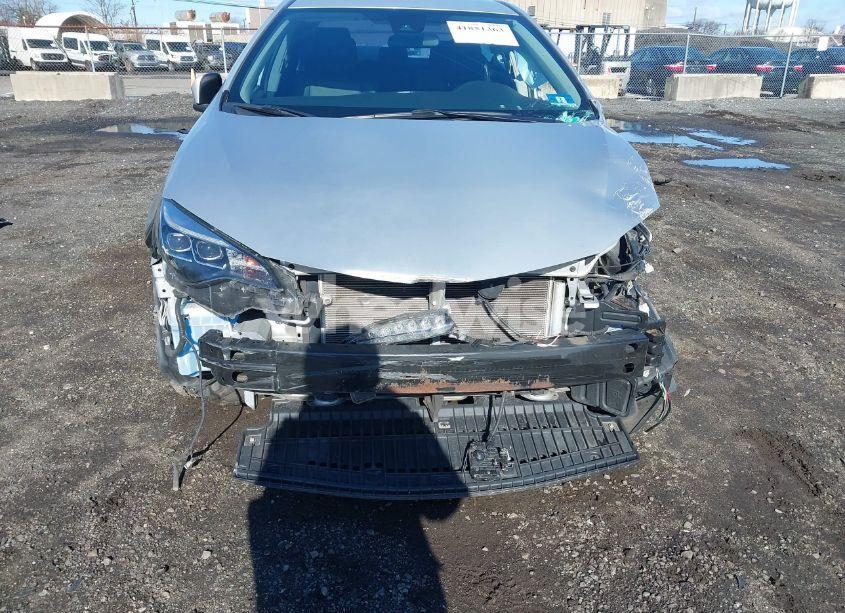 Photo 6 of 2018 Toyota Corolla SE (VIN 2T1BURHE7JC055652)