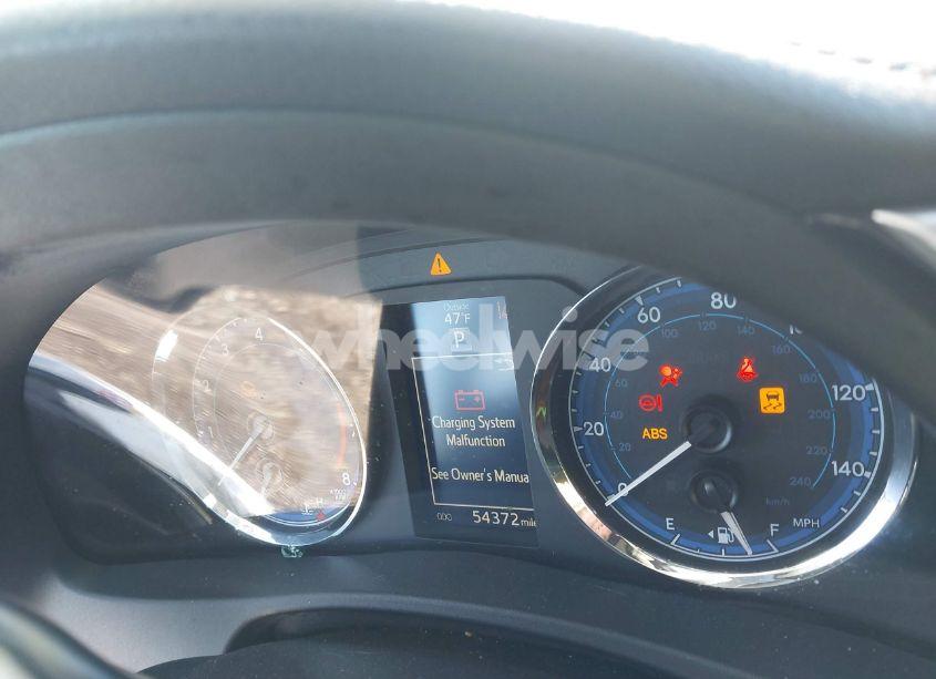 Photo 7 of 2018 Toyota Corolla SE (VIN 2T1BURHE7JC055652)