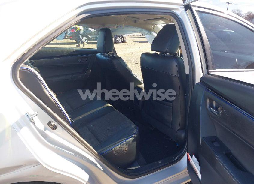 Photo 8 of 2018 Toyota Corolla SE (VIN 2T1BURHE7JC055652)