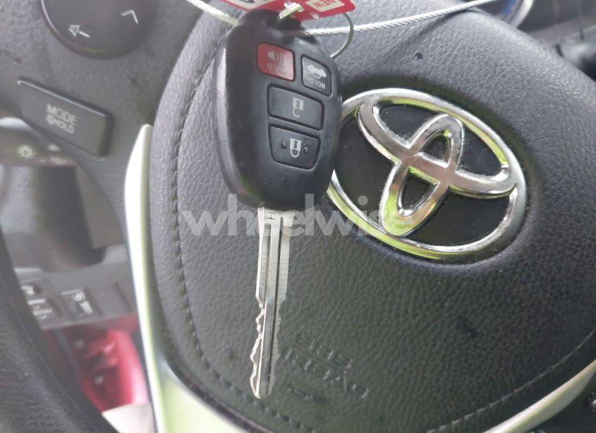 Photo 11 of 2018 Toyota Corolla LE (VIN 2T1BURHE7JC056381)