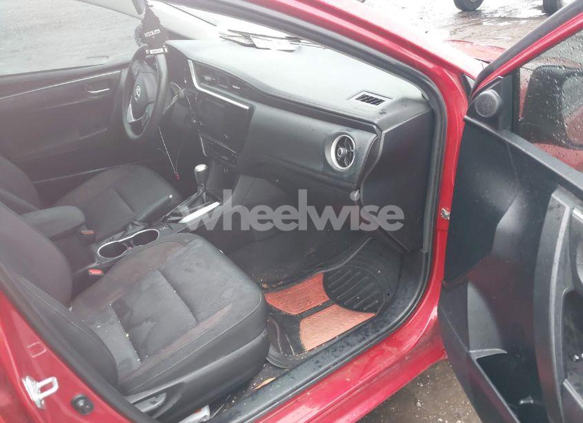 Photo 5 of 2018 Toyota Corolla LE (VIN 2T1BURHE7JC056381)