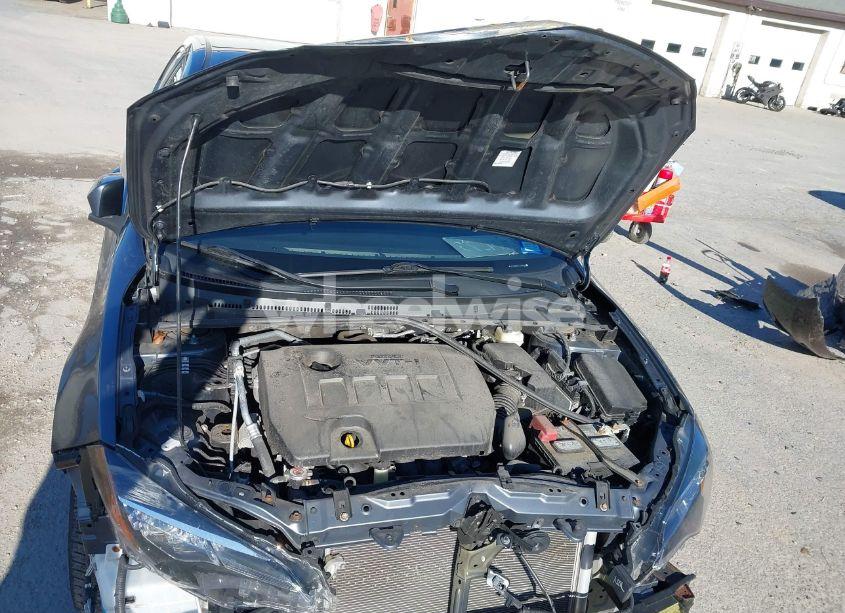 Photo 10 of 2018 Toyota Corolla LE (VIN 2T1BURHE7JC058406)