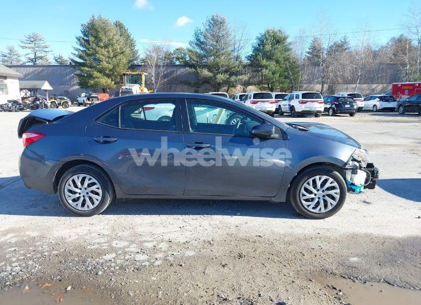 Photo 13 of 2018 Toyota Corolla LE (VIN 2T1BURHE7JC058406)