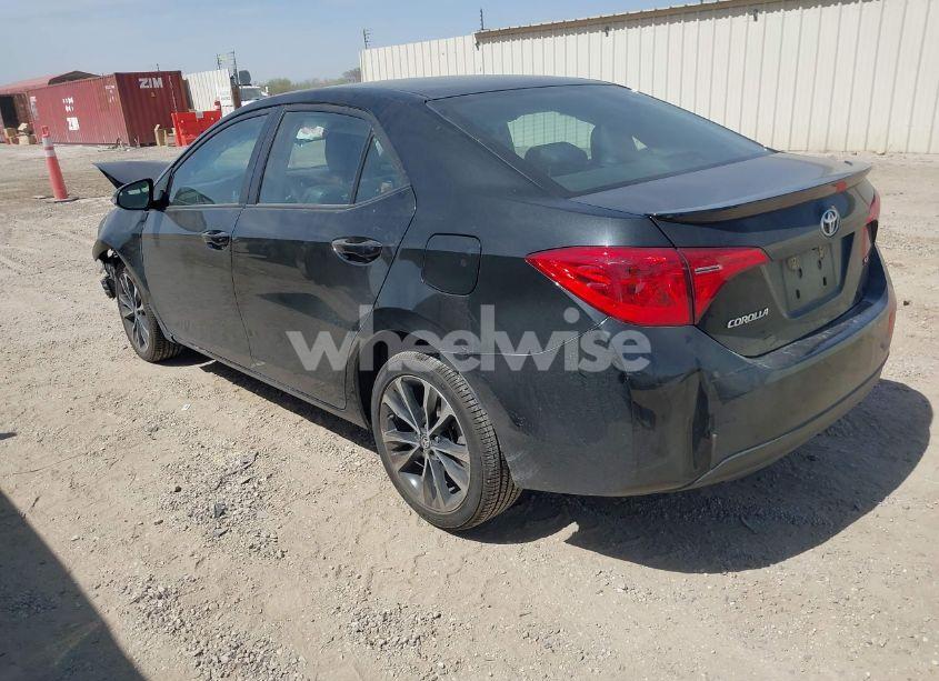 Photo 3 of 2018 Toyota Corolla SE (VIN 2T1BURHE7JC060172)