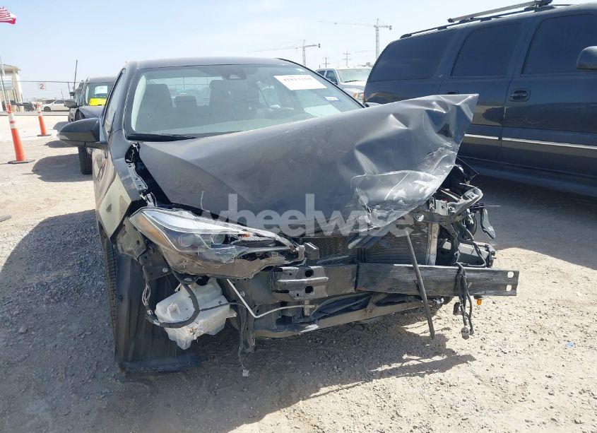 Photo 6 of 2018 Toyota Corolla SE (VIN 2T1BURHE7JC060172)