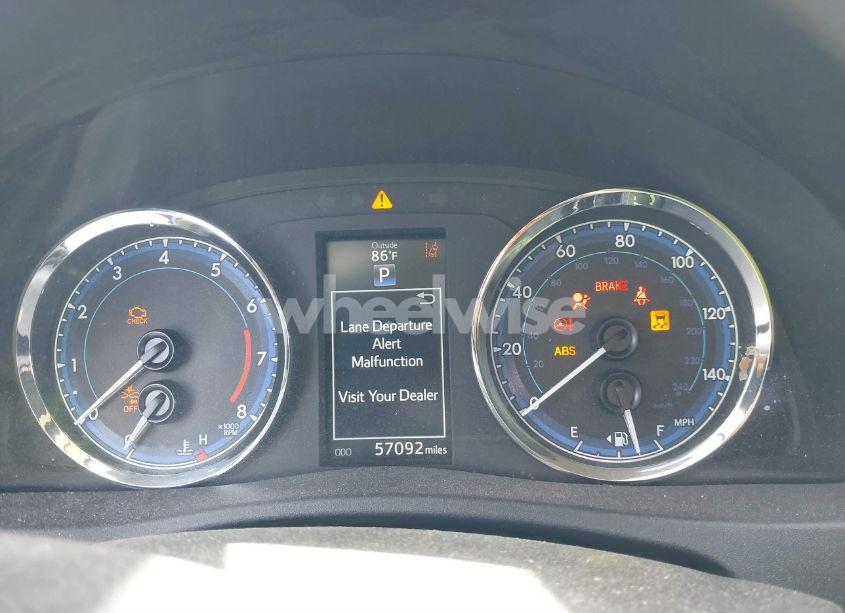 Photo 7 of 2018 Toyota Corolla SE (VIN 2T1BURHE7JC060172)