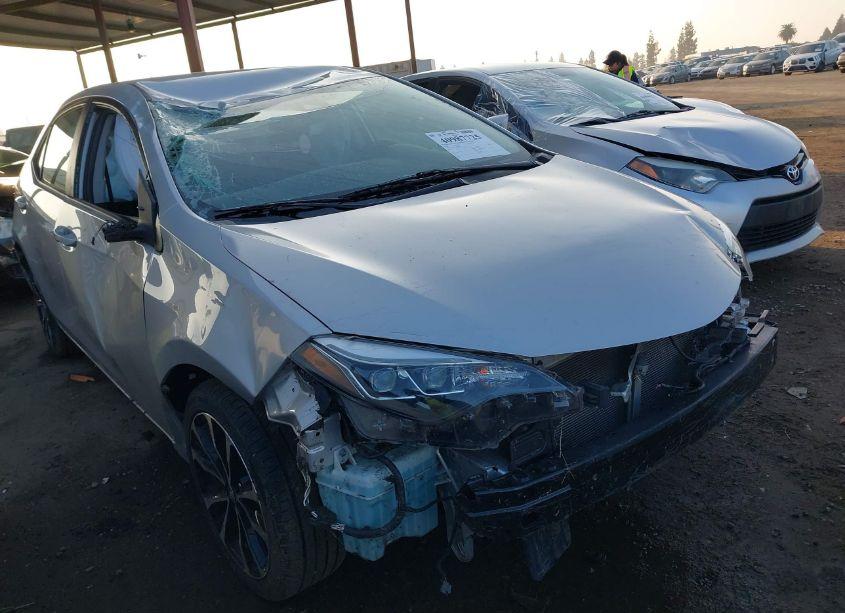 2018 Toyota Corolla SE (VIN 2T1BURHE7JC063606) main photo