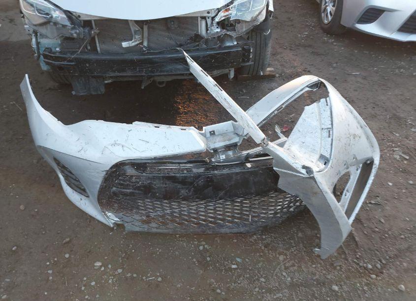 Photo 12 of 2018 Toyota Corolla SE (VIN 2T1BURHE7JC063606)