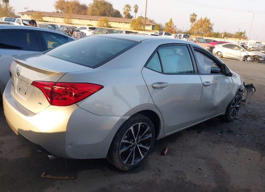 Photo 14 of 2018 Toyota Corolla SE (VIN 2T1BURHE7JC063606)