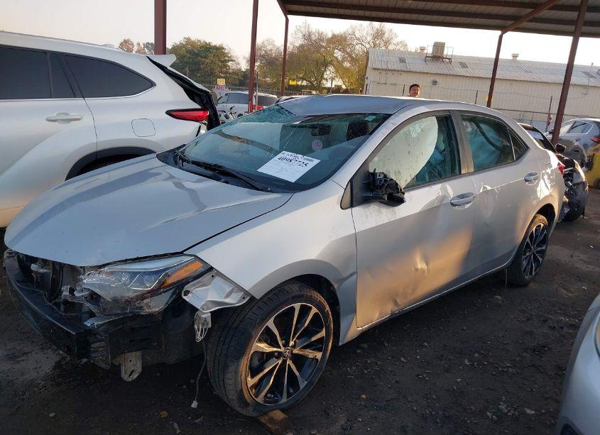 Photo 15 of 2018 Toyota Corolla SE (VIN 2T1BURHE7JC063606)