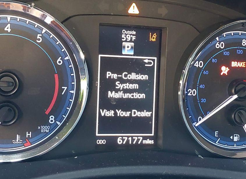 Photo 16 of 2018 Toyota Corolla SE (VIN 2T1BURHE7JC063606)