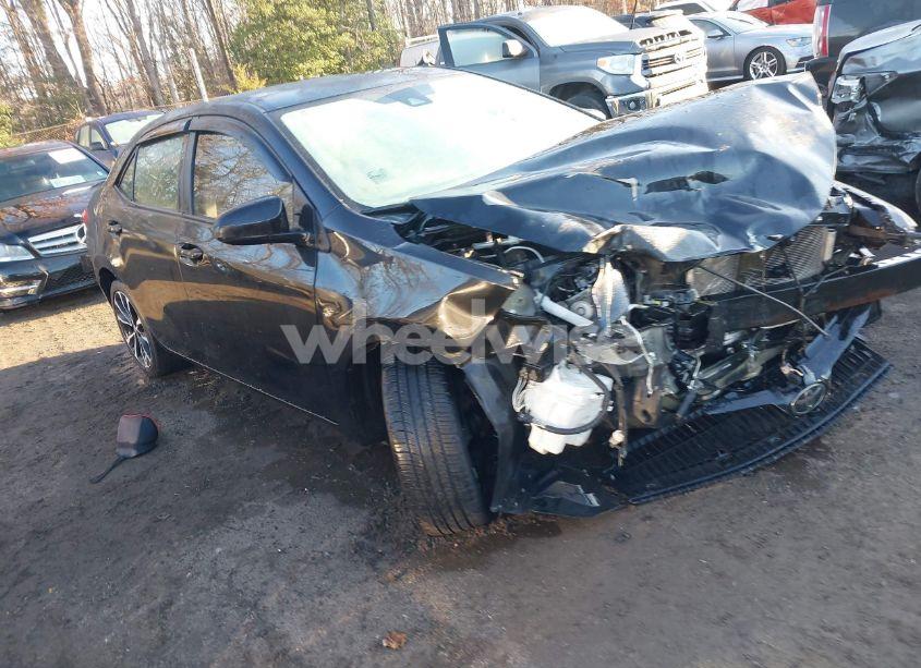 2018 Toyota Corolla LE (VIN 2T1BURHE7JC063881) main photo