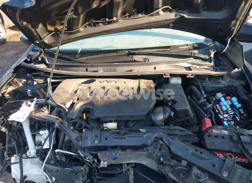 Photo 10 of 2018 Toyota Corolla LE (VIN 2T1BURHE7JC063881)