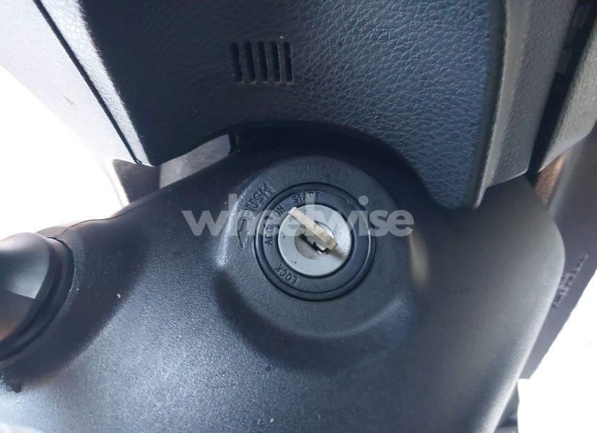 Photo 11 of 2018 Toyota Corolla LE (VIN 2T1BURHE7JC063881)