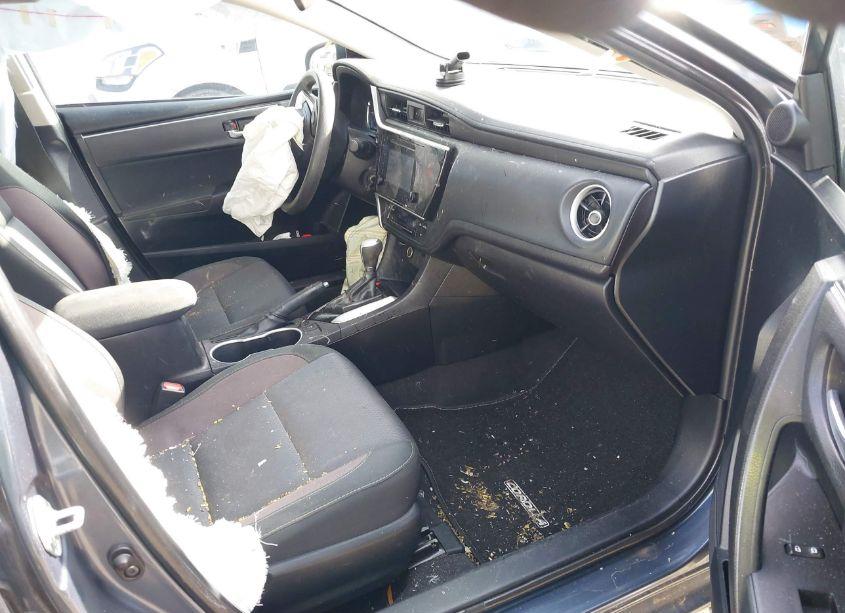 Photo 5 of 2018 Toyota Corolla LE (VIN 2T1BURHE7JC073892)