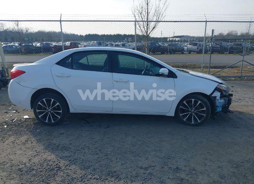 Photo 13 of 2018 Toyota Corolla SE (VIN 2T1BURHE7JC076078)