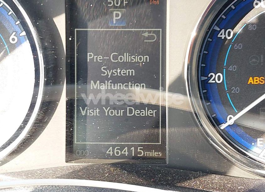 Photo 15 of 2018 Toyota Corolla SE (VIN 2T1BURHE7JC076078)