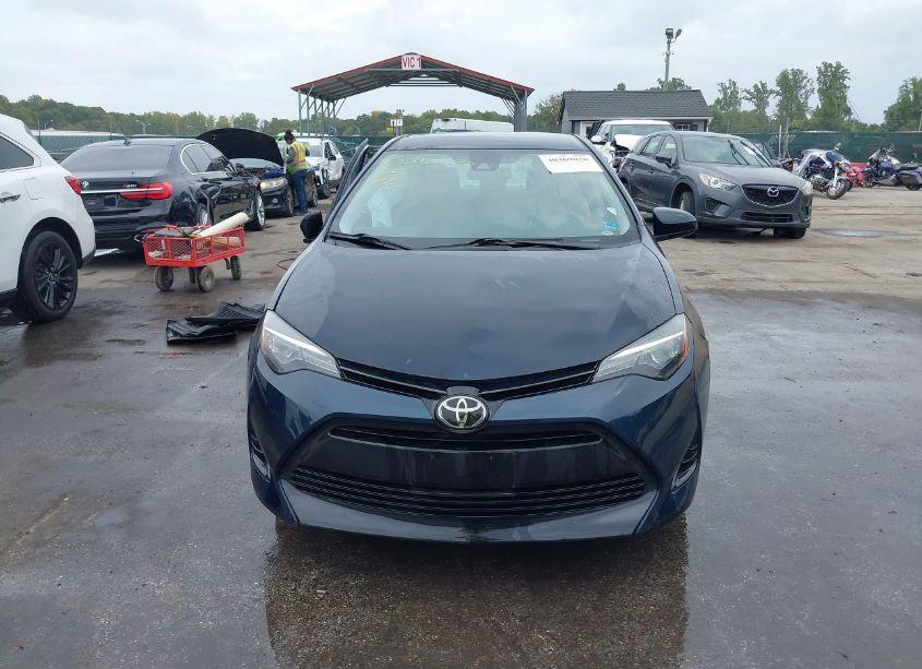 Photo 12 of 2018 Toyota Corolla LE (VIN 2T1BURHE7JC080843)