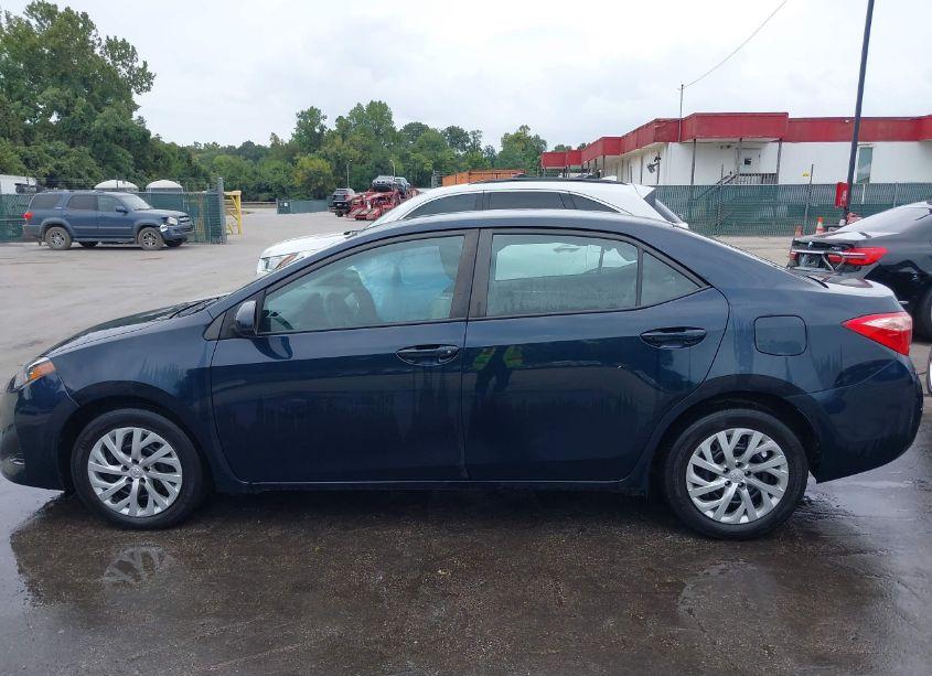 Photo 14 of 2018 Toyota Corolla LE (VIN 2T1BURHE7JC080843)