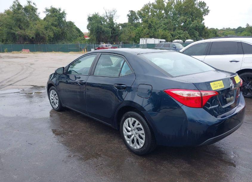 Photo 3 of 2018 Toyota Corolla LE (VIN 2T1BURHE7JC080843)