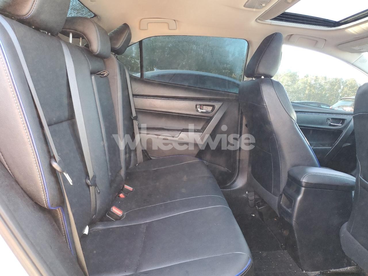 Photo 10 of 2018 TOYOTA COROLLA L (VIN 2T1BURHE7JC106437)