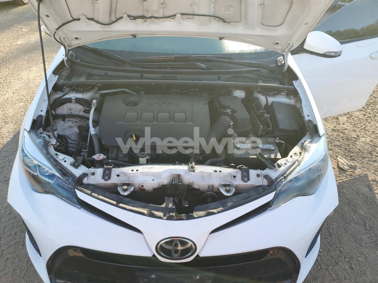 Photo 11 of 2018 TOYOTA COROLLA L (VIN 2T1BURHE7JC106437)