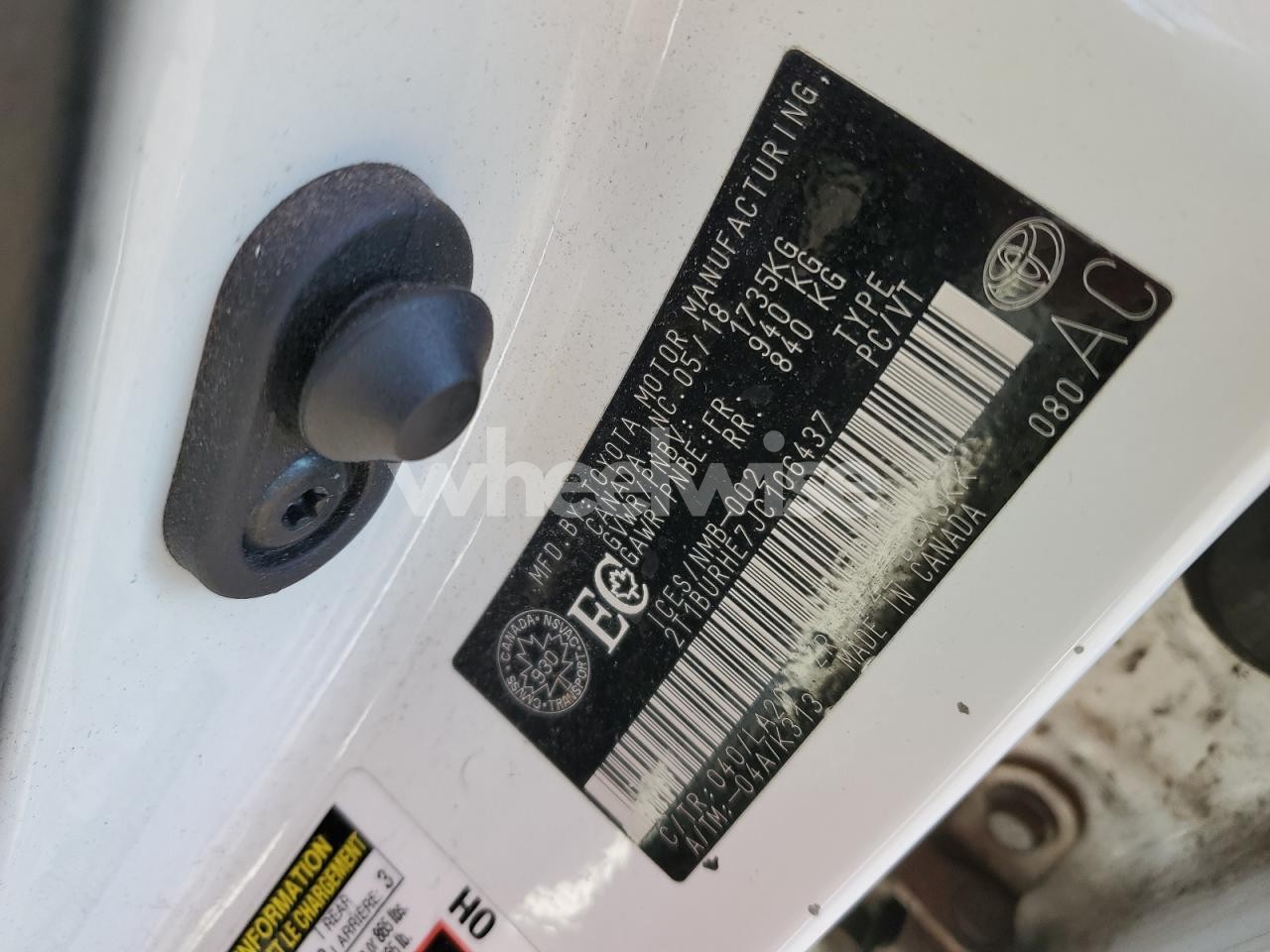 Photo 12 of 2018 TOYOTA COROLLA L (VIN 2T1BURHE7JC106437)