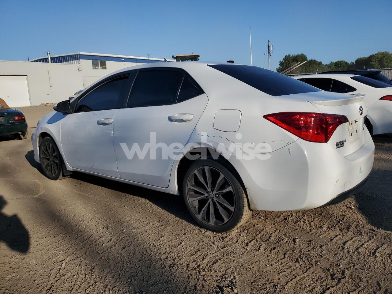 Photo 2 of 2018 TOYOTA COROLLA L (VIN 2T1BURHE7JC106437)