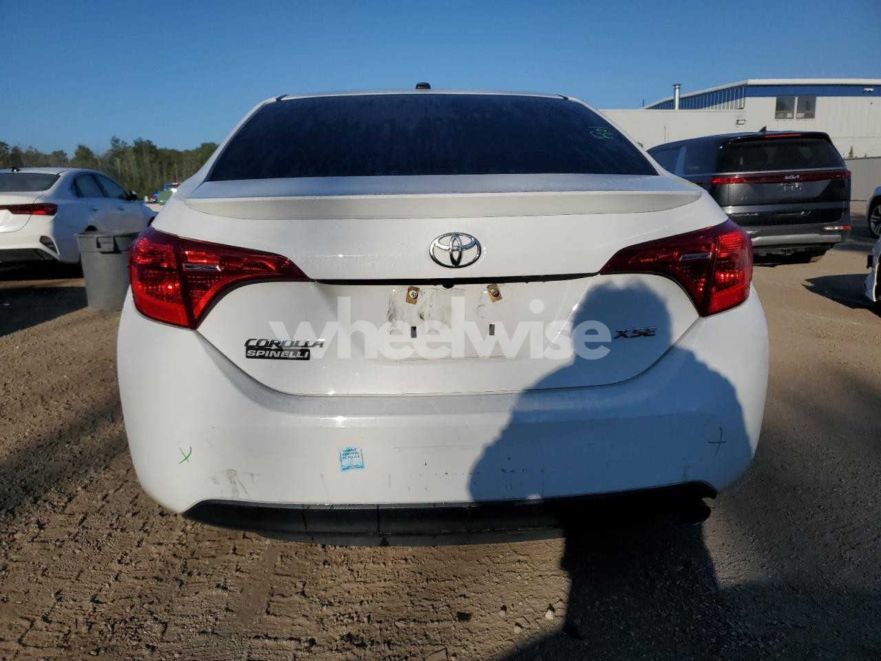 Photo 6 of 2018 TOYOTA COROLLA L (VIN 2T1BURHE7JC106437)