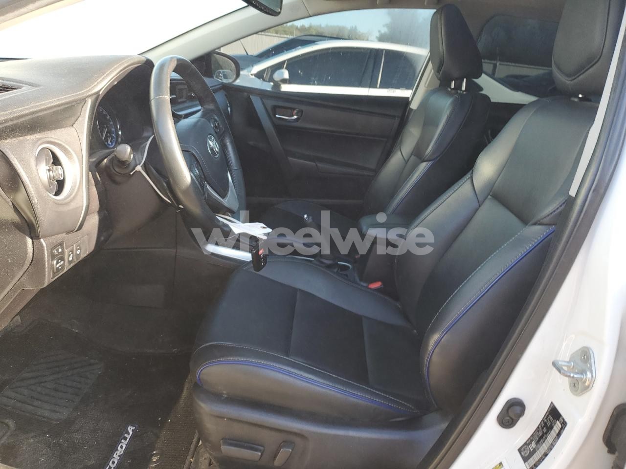 Photo 7 of 2018 TOYOTA COROLLA L (VIN 2T1BURHE7JC106437)