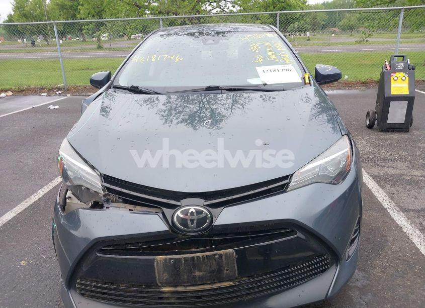 Photo 12 of 2018 Toyota Corolla LE (VIN 2T1BURHE7JC113386)