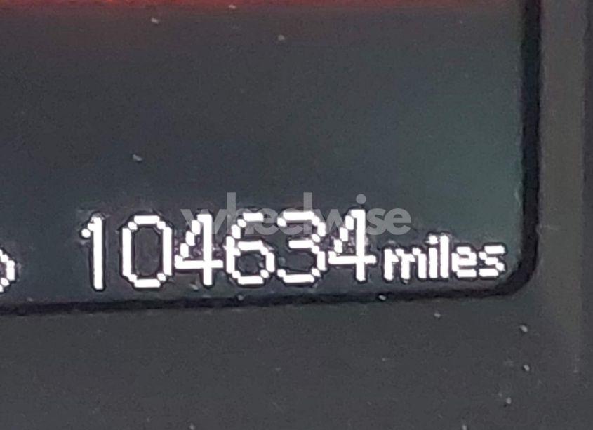 Photo 15 of 2018 Toyota Corolla LE (VIN 2T1BURHE7JC113386)