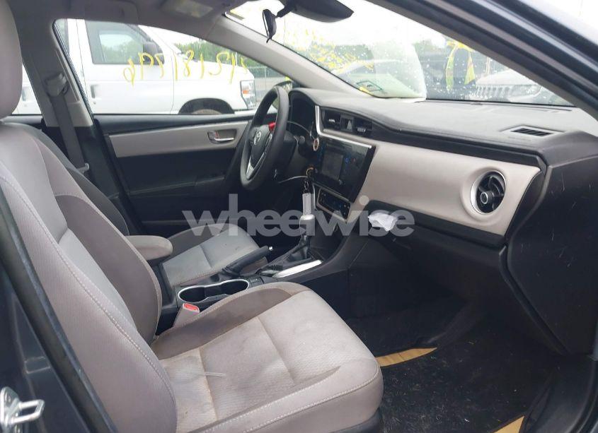 Photo 5 of 2018 Toyota Corolla LE (VIN 2T1BURHE7JC113386)