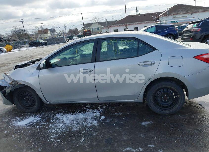 Photo 14 of 2018 Toyota Corolla LE (VIN 2T1BURHE7JC119141)